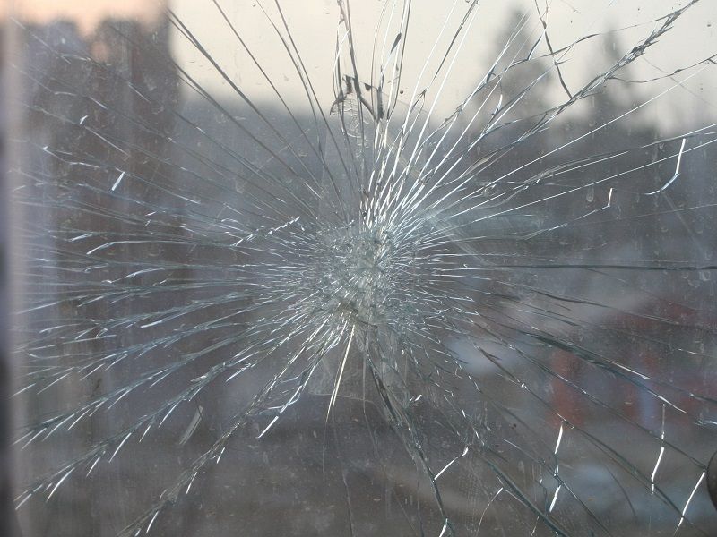 Omnium auto : s'assurer contre le bris de vitre